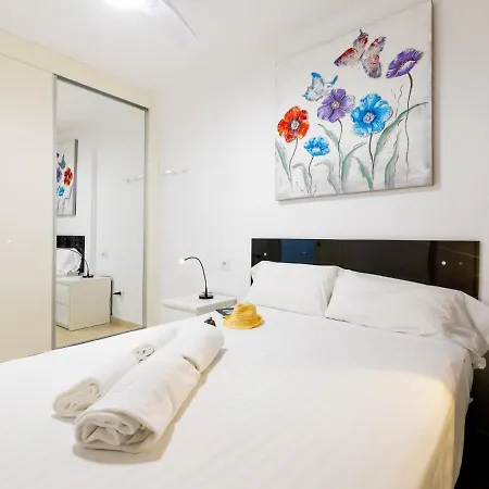 115 Acapulco Playa De Americas * Playa de las Américas